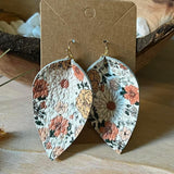 Beeautiful earrings 🐝