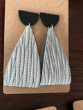 Beeautiful earrings 🐝