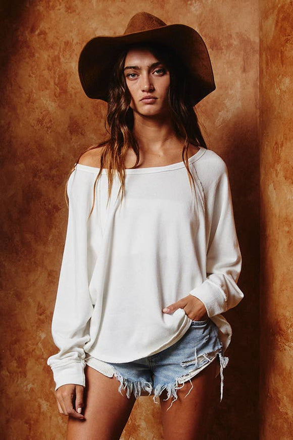 T1139-1 Solid Long Sleeves Round Hem Detailed Loose Fit Top: S-M-L (2-2-2) / White